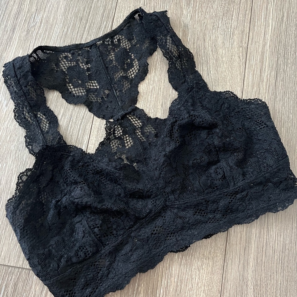 Express Lace Bralette - Picture 3 of 6